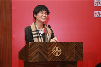 \\稿件服務(wù)器\g\會(huì)議資料\2016年鋼結(jié)構(gòu)設(shè)計(jì)規(guī)范學(xué)術(shù)年會(huì)\會(huì)后資料\照片精選\11月11日下午\主持人-余海群.JPG