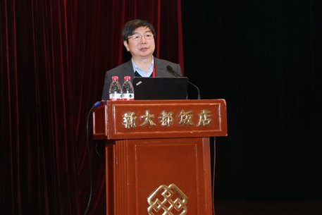 \\稿件服務(wù)器\g\會(huì)議資料\2016年鋼結(jié)構(gòu)設(shè)計(jì)規(guī)范學(xué)術(shù)年會(huì)\會(huì)后資料\照片精選\11月12日\下午\范重.JPG