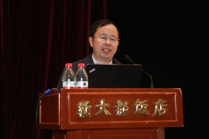 \\稿件服務(wù)器\g\會(huì)議資料\2016年鋼結(jié)構(gòu)設(shè)計(jì)規(guī)范學(xué)術(shù)年會(huì)\會(huì)后資料\照片精選\11月12日\下午\童根樹.JPG
